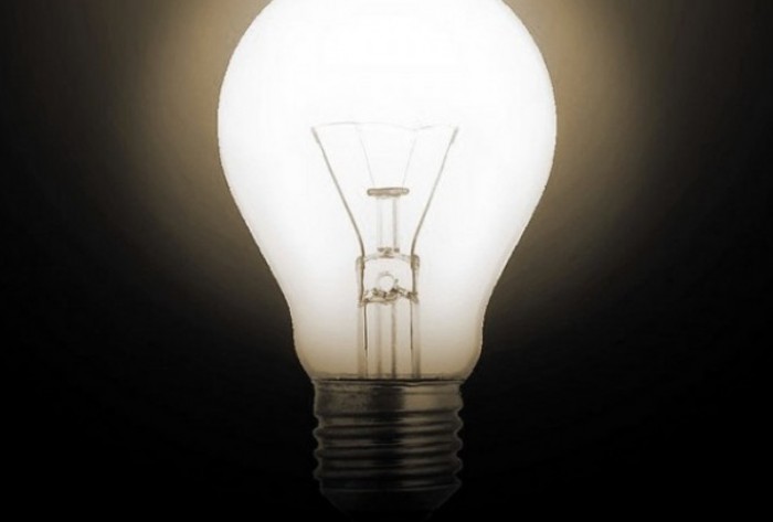 ACREDITE, ENERGIA VAI BAIXAR: Aneel reduz valor extra na conta de luz a partir de fevereiro