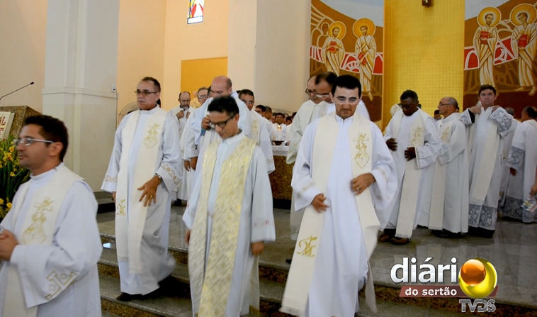 Após encontro com bispo, padres da Diocese de Cajazeiras e dos ... - Diário do Sertão (liberação de imprensa) (Blogue)