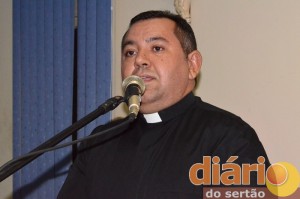 Padre Damião assume nova Paróquia. Veja!