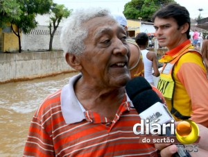 Seu Josias Ferreira não via o Açude Grande de Cajazeiras sangrar há mais de 10 anos