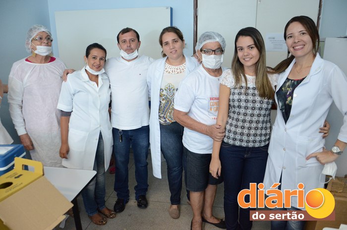 Campanha de Vacinação no Hospital Regional de Sousa (foto: Charley Garrido)