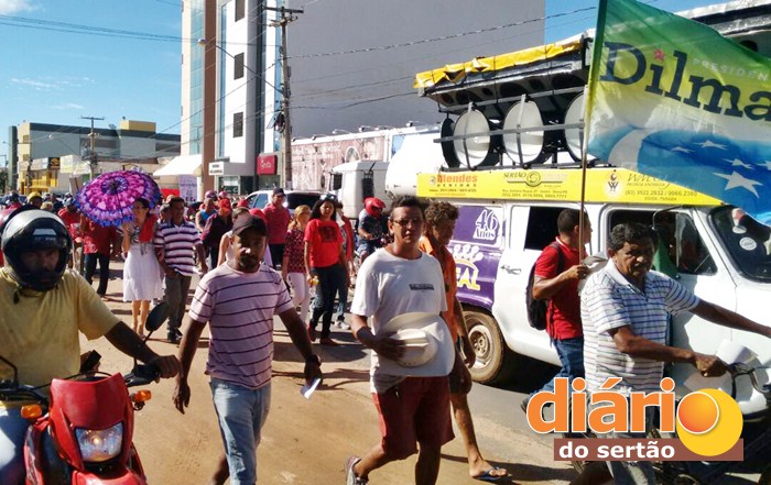 Manifestação contra o impeachment em Sousa (foto: Noberto)