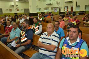 Missa na igreja São João Bosco reuniu mototaxistas, políticos, gestores públicos e imprensa
