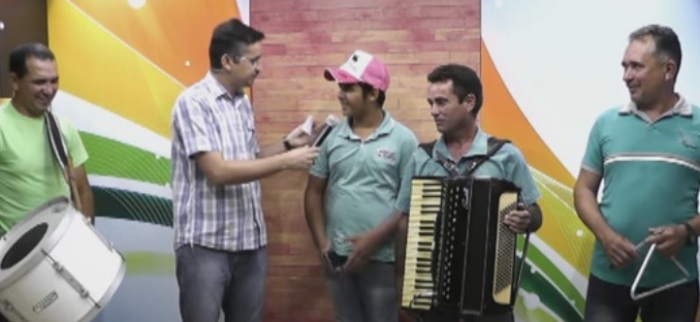 Grupo de forró da cidade de Cajazeiras deixa contato para agendamento de shows
