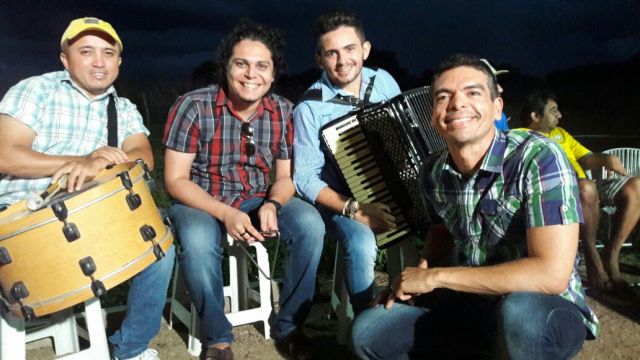 Sousense Emiliano ao lado do jornalista (Foto: Reprodução)