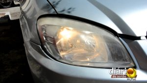 Apenas faróis baixos devem ficar acesos