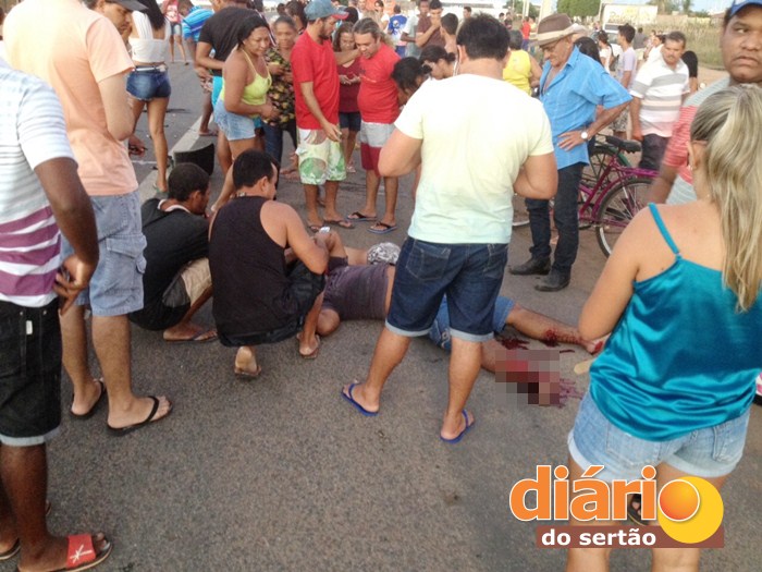 Acidente aconteceu na BR 230 em Sousa (foto: Charley Garrido) 