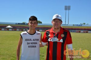 Otávio Henrique e professor Bruno