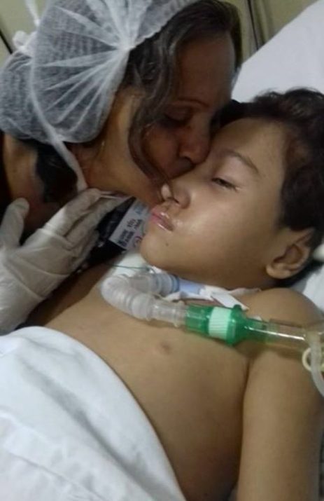 Visita da avó de José Felipe ao hospital