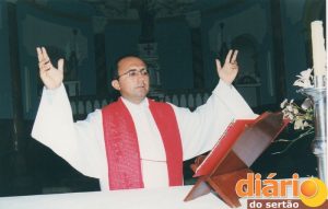 Parabéns ao Padre Francivaldo pelo seus 25 anos dedicados a servir