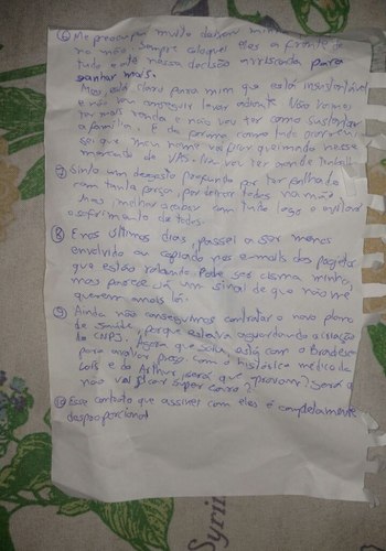Carta encontrada dentro da casa das vítimas (Foto: Agência O DIA)