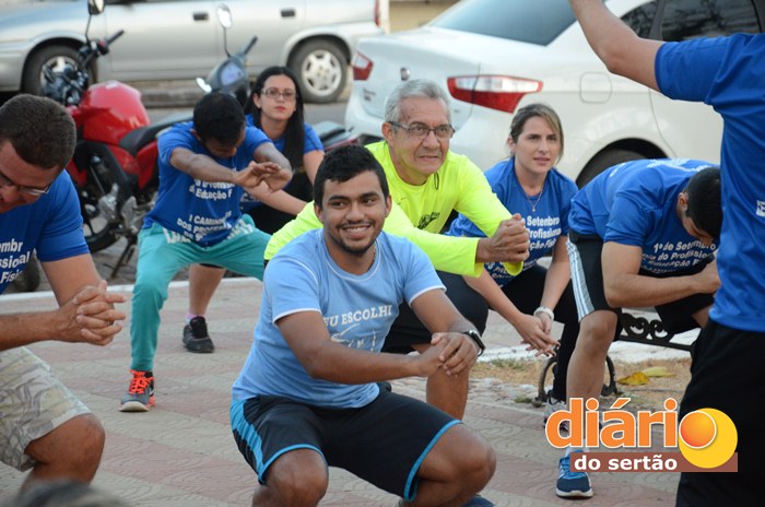 Dia do profissional de educação física comemorando em Sousa (foto: Charley Garrido)