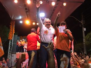 Raimundo Lira em comício de Denise