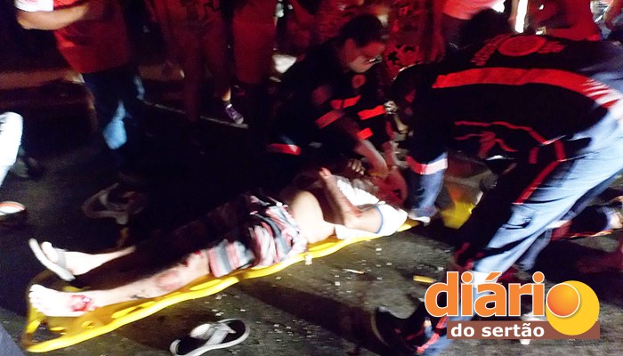 SAMU realizando atendimento no local (foto: Diário do Sertão)