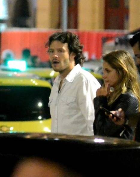 Casal deixa casa de shows e vai embora no mesmo táxi Foto: Cristiana Silva 