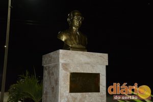 Busto do patriarca Ulisses Mota