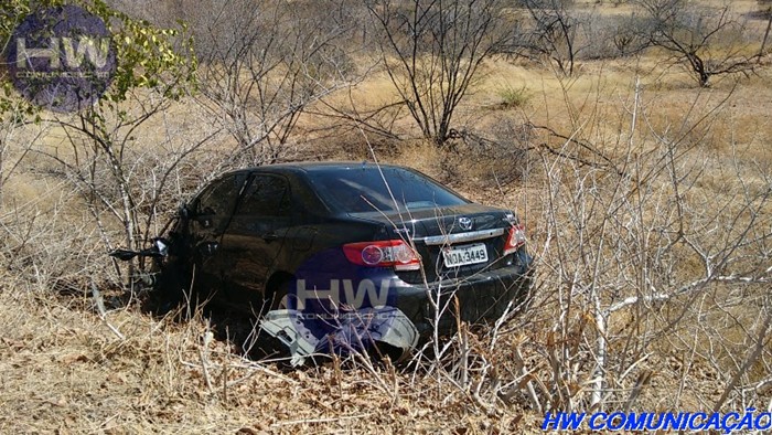 Mulher que conduzia o corolla não sofreu ferimentos (foto: HW Comunicação)