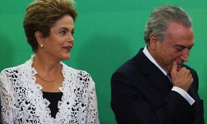Dilma deixou o poder definitivamente no fim de agosto; Michel Temer enfrenta turbulências em seu governo Foto: Agência O Globo 