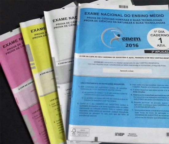 Cadernos de provas do primeiro dia da segunda aplicação do Enem 2016 (Foto: Divulgação/Ari de Sá)