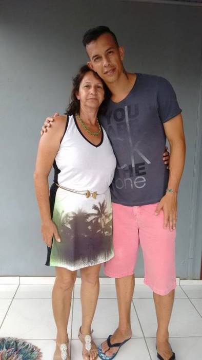 Danilo com a mãe, Laide Celine Foto: Reprodução / Facebook 