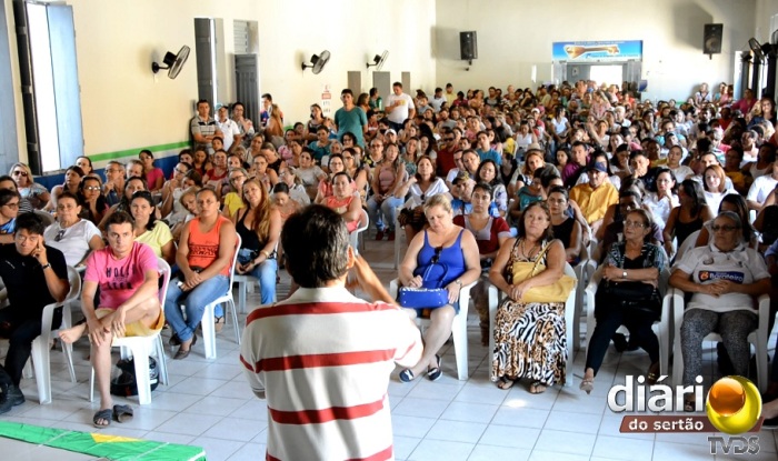 Funcionários decretam greve geral em Cajazeiras