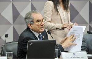 Senador Raimundo Lira em pronunciamento na Comissão Especial do Impeachment 2016 (Foto: Geraldo Magela/Agência Senado)