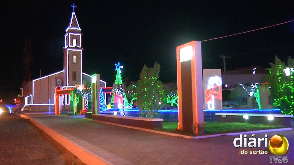 Ornamentação natalina do Natal Luz de Santa Helena-PB