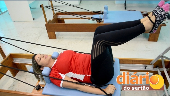 Jacyara França é fisioterapeuta - instrutora de pilates do SESI em Sousa (foto: Charley Garrido)
