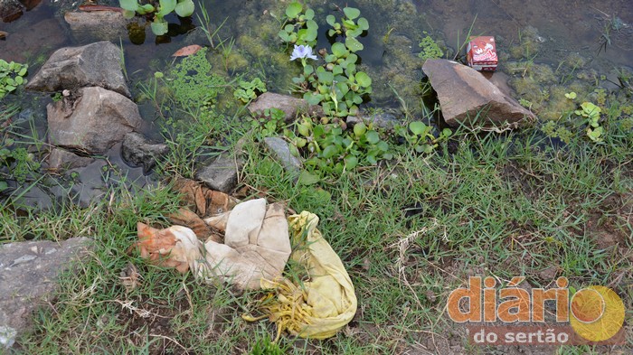 Poluição torna água imprópria para beber