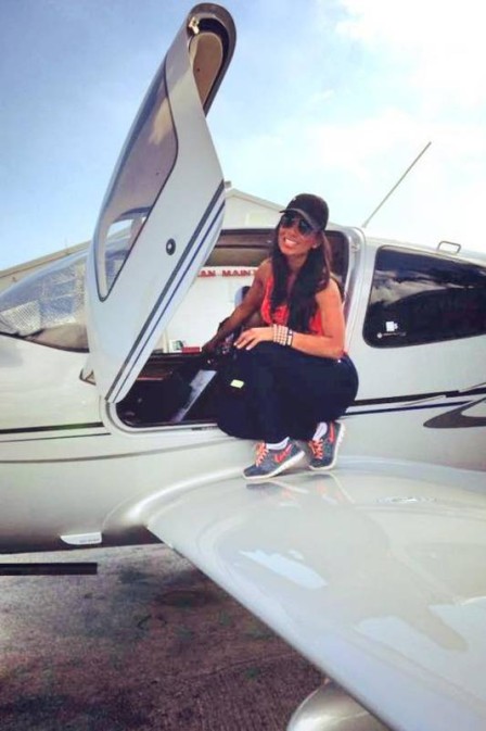 Sissy Arias deixou a carreira de modelo para virar piloto Foto: Reprodução do Facebook 