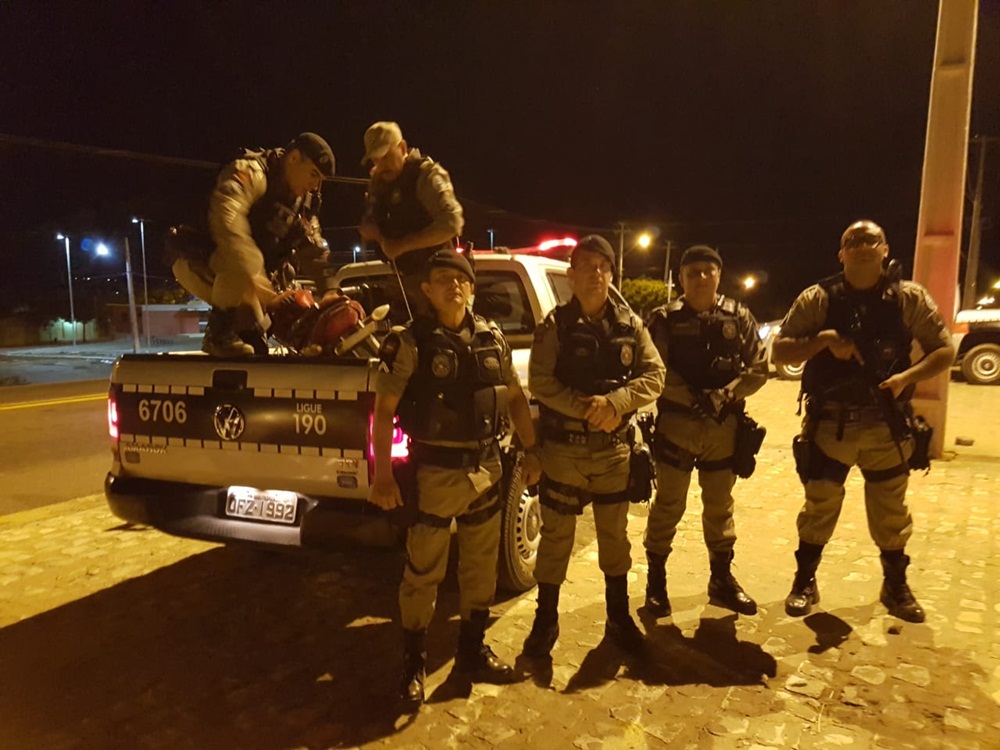 Polícia Militar faz apreensão durante operação em Uiraúna (Foto: Polícia Militar)
