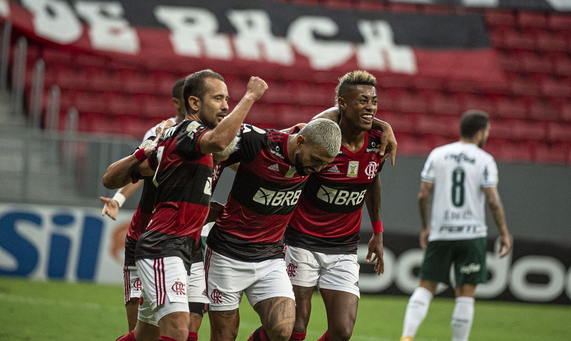 Nos pênaltis, Flamengo vence Palmeiras e conquista bicampeonato do