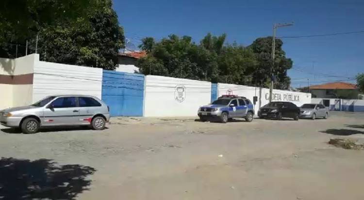 Padrasto que engravidou enteada deficiente é preso suspeito de estuprar novamente a vítima, no Vale do Piancó 6 1cadeia itaporanga